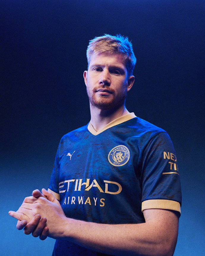 库明加被排除出轮转阵容，勇士半场10人得分领先公牛14分