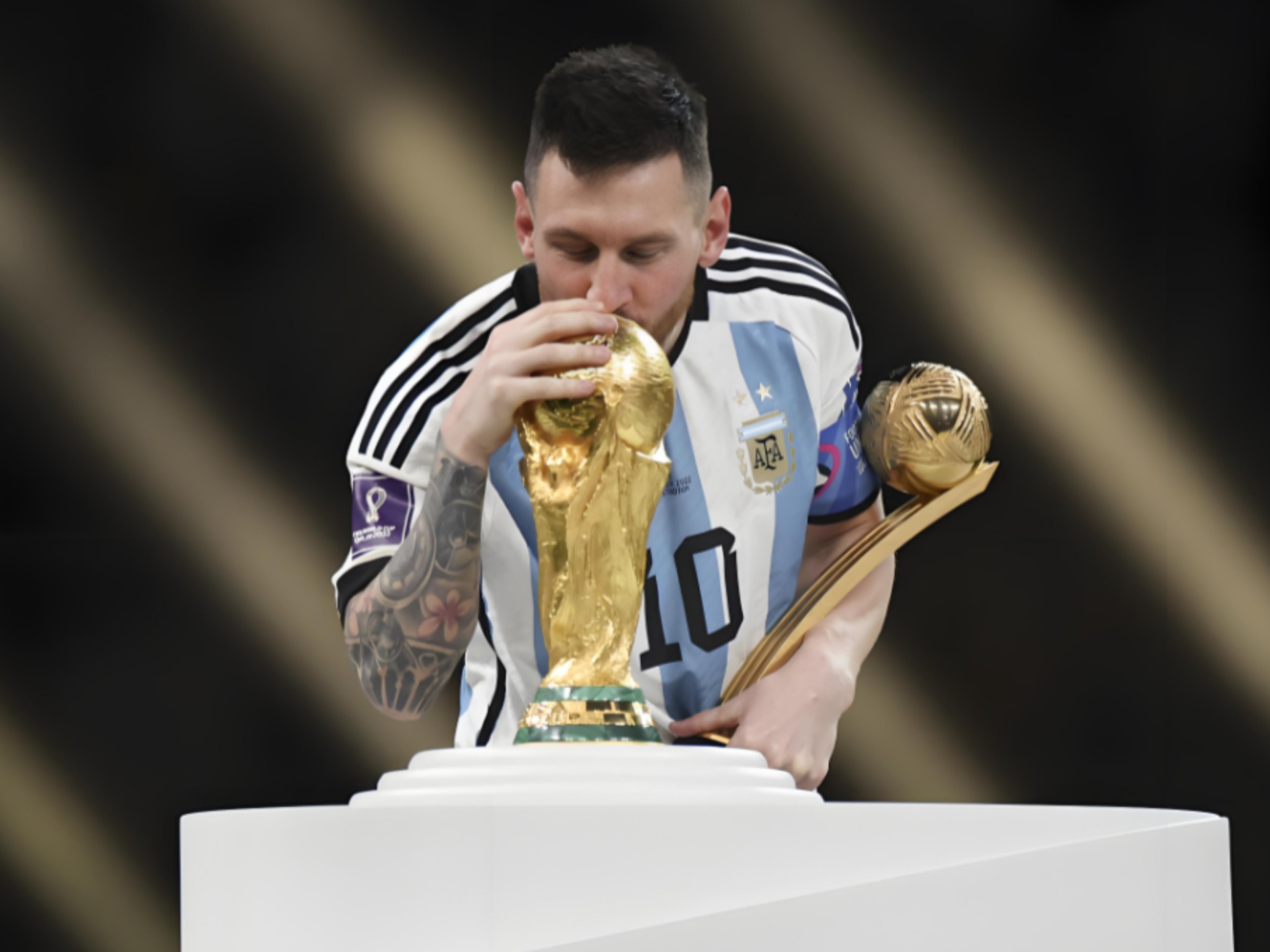 0-2！3-2！费内巴切女排夺冠瓦尔加斯MVP博斯科维奇24分难救主