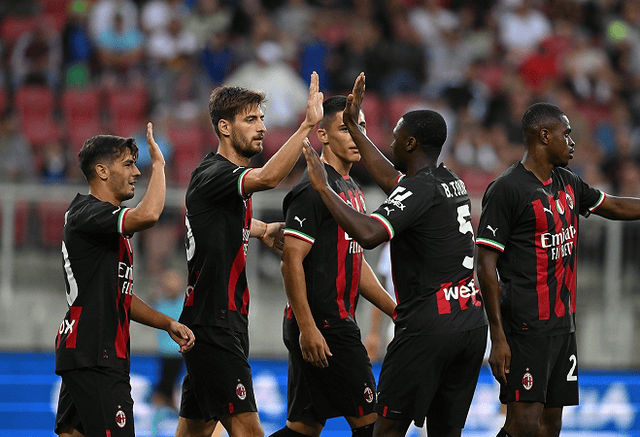 大谷翔平正式于洛杉矶天使队主场投出美职第一球，开启现代“二刀流”的奇迹元年