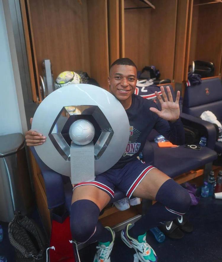 大都会王牌雅各布·德格罗姆在 2021 年上半季投出历史级的 1.08 自责分率后因伤报销